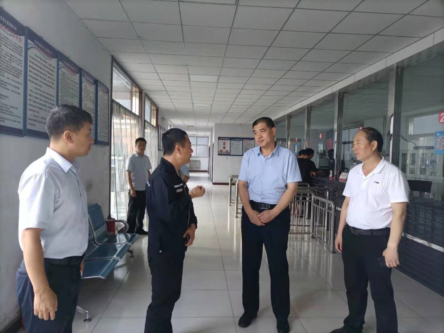 河津市交通运输局局长毋刚石一行来鑫跃公司调研